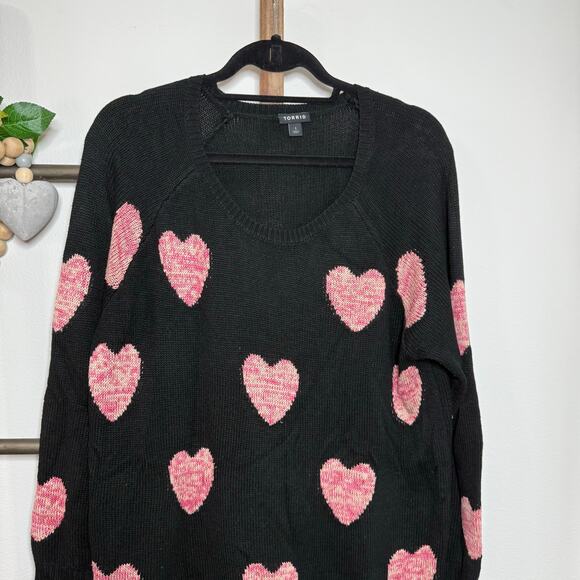 Torrid Raglan Knit Heart Black and Pink Sweater Size 1 - Picture 3 of 8